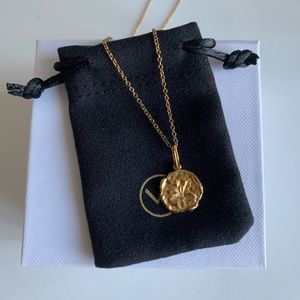 Mejuri Iris Medallion